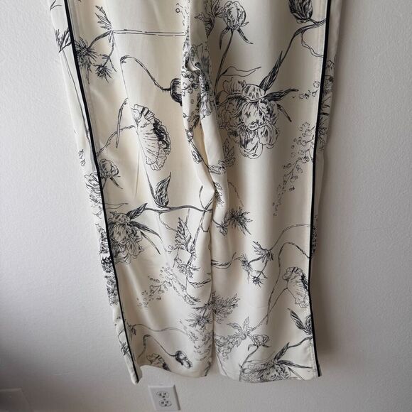 EUC H&M Floral Wide Leg Trouser Pants, size: 6 - Picture 4 of 7